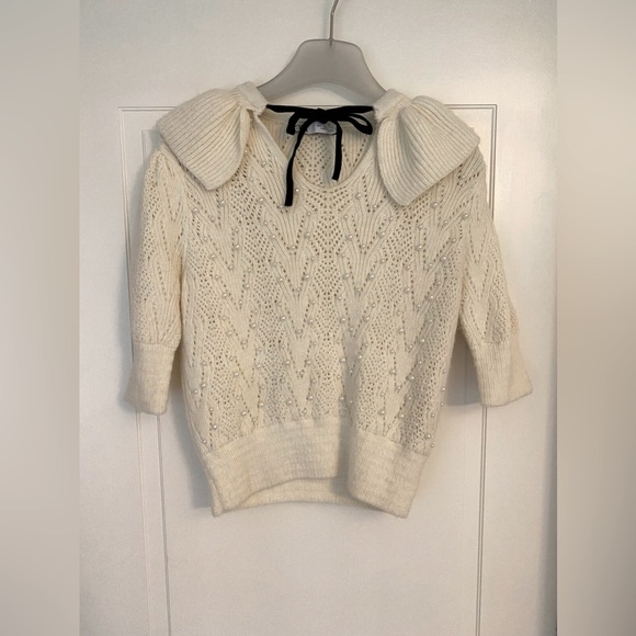 Elegant Sweater with Pearl Accents - Picture 2 of 5